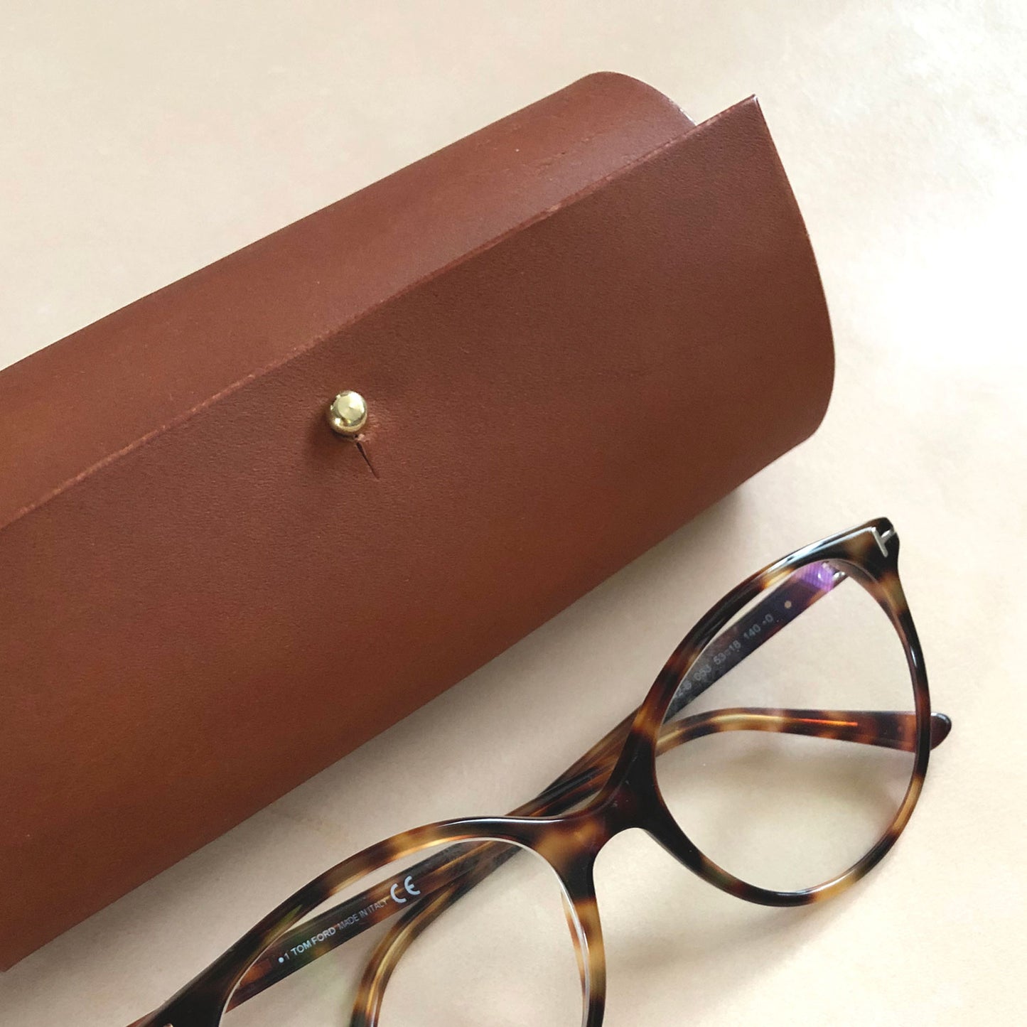 Handmade leather glasses case - Tan