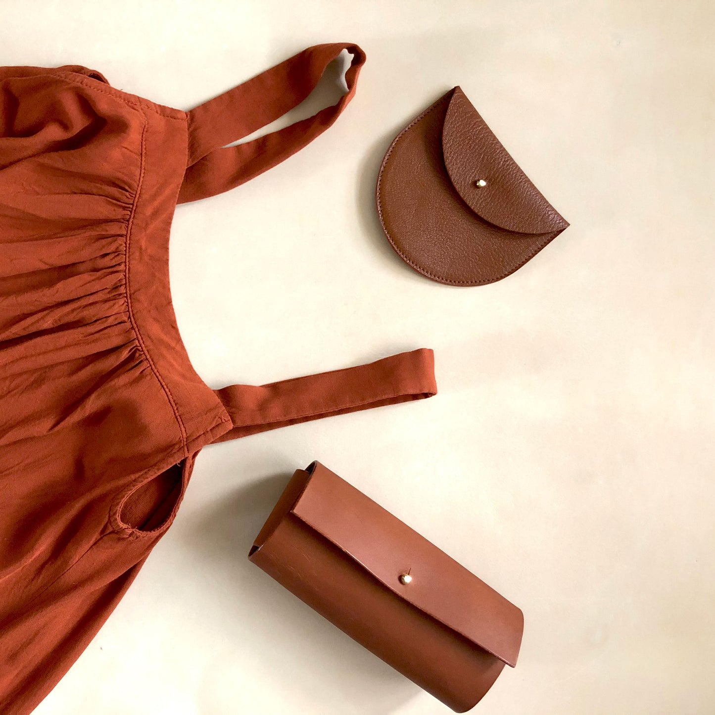 Handmade leather glasses case - Tan