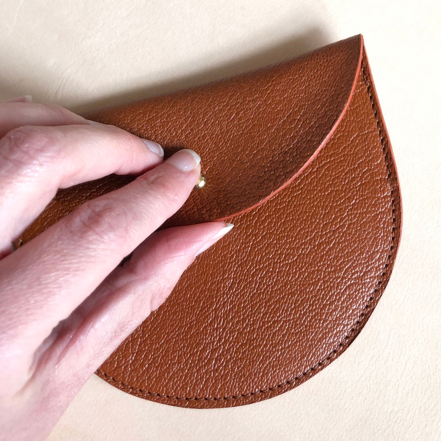 Handmade leather purse - Tan