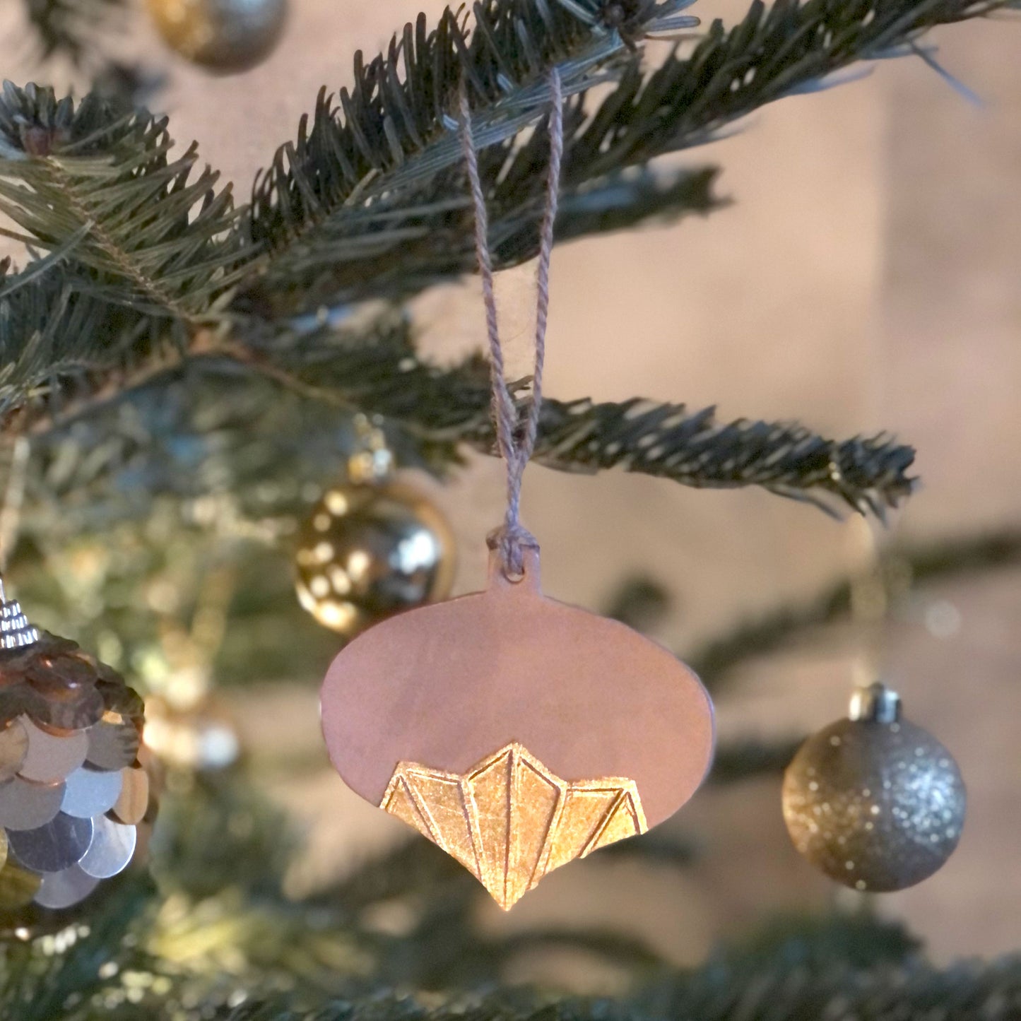 Handmade leather bauble decoration - Deco bottom