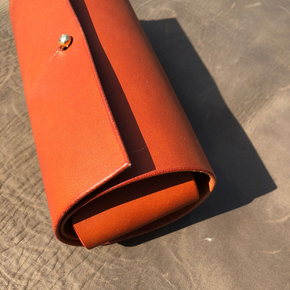 Handmade leather glasses case - Tan